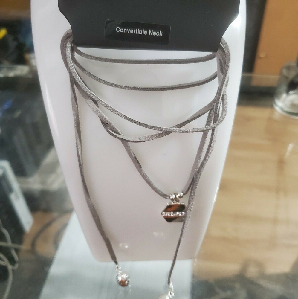APT.9 HEXAGON PENDANT LARIAT NECKLACE